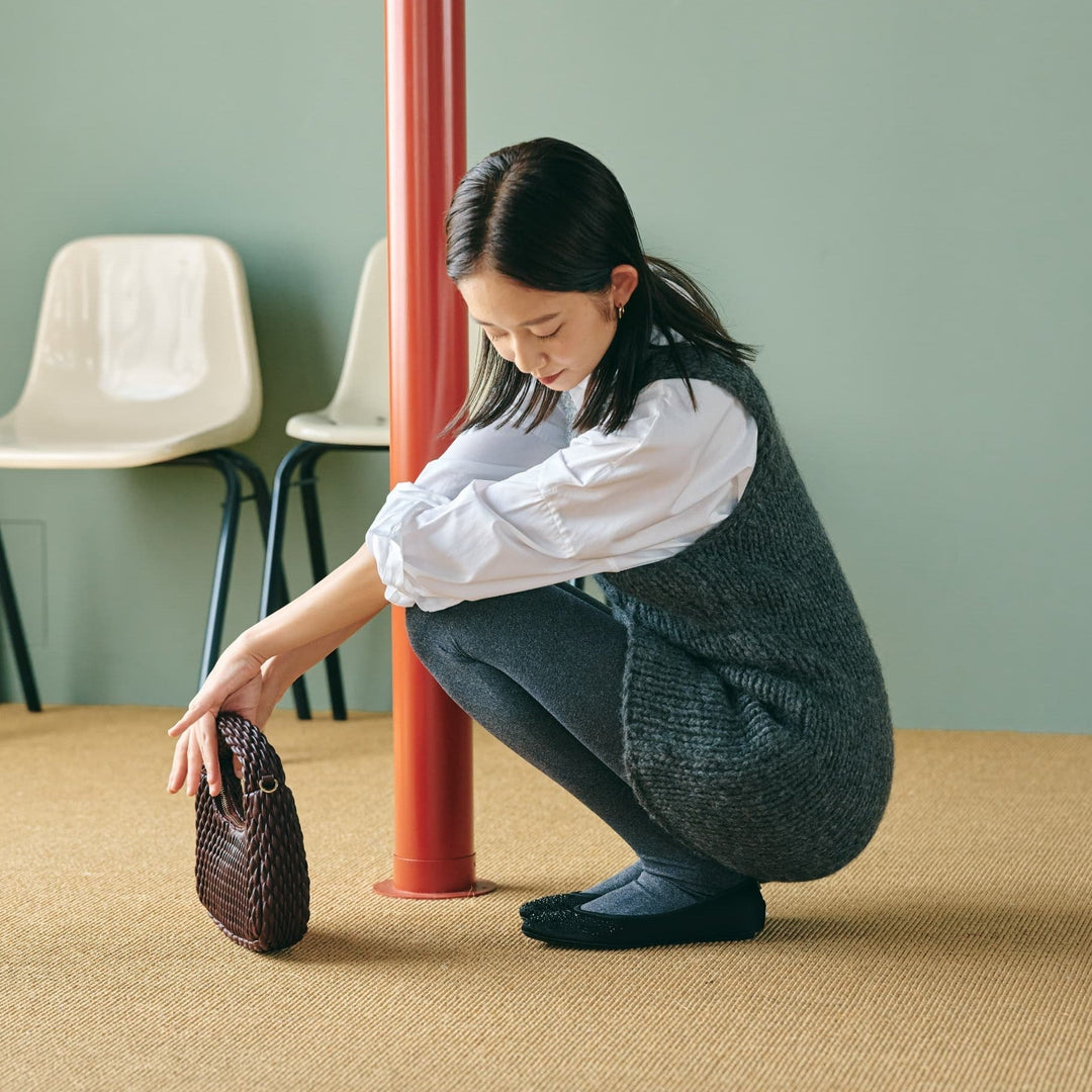 【冬のフラットシューズ】<br>靴下やタイツで防寒対策を
